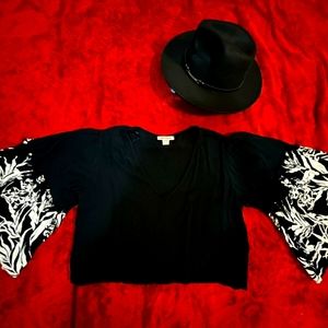 Long sleeve black and white blouse